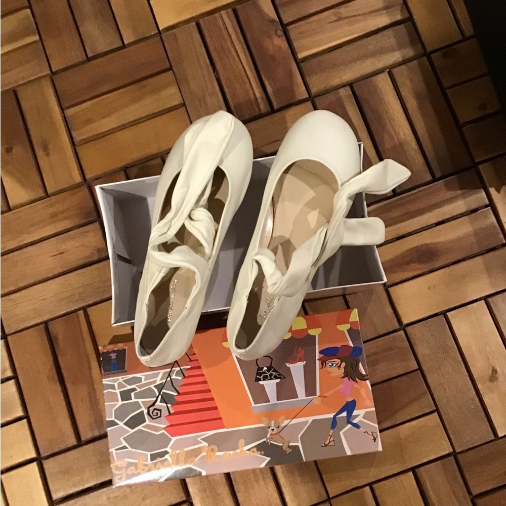 Gabrielle Rocha ivory (winter white) leather Ballet flats with large leather bow